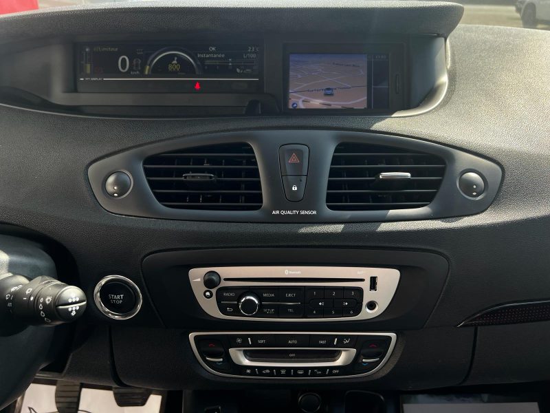 RENAULT SCENIC III 2012