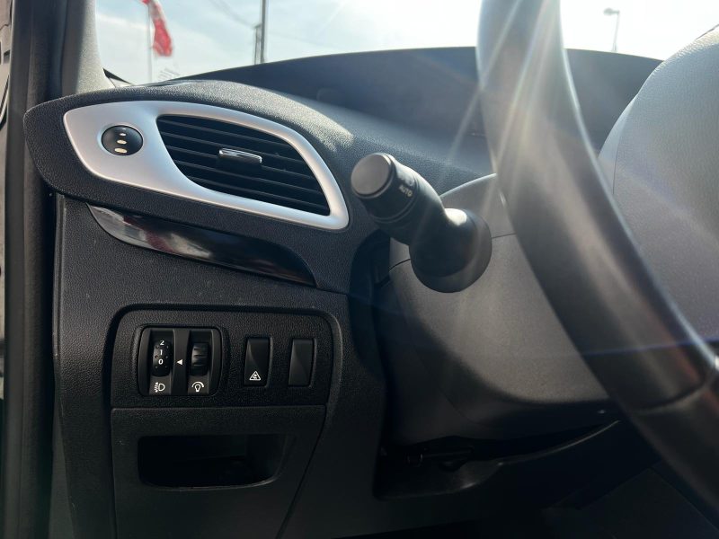 RENAULT SCENIC III 2012