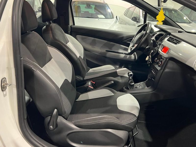 CITROEN DS3 2012