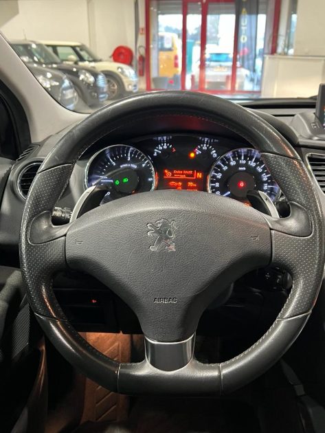 PEUGEOT 3008 Monospace 2011