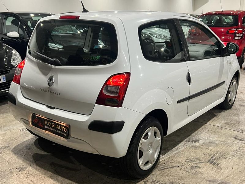 RENAULT TWINGO II 2009