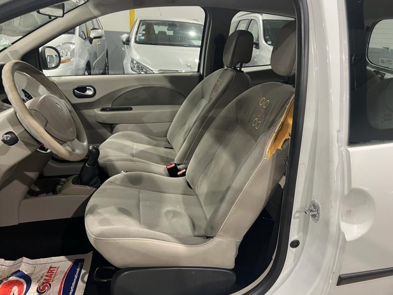 RENAULT TWINGO II 2009