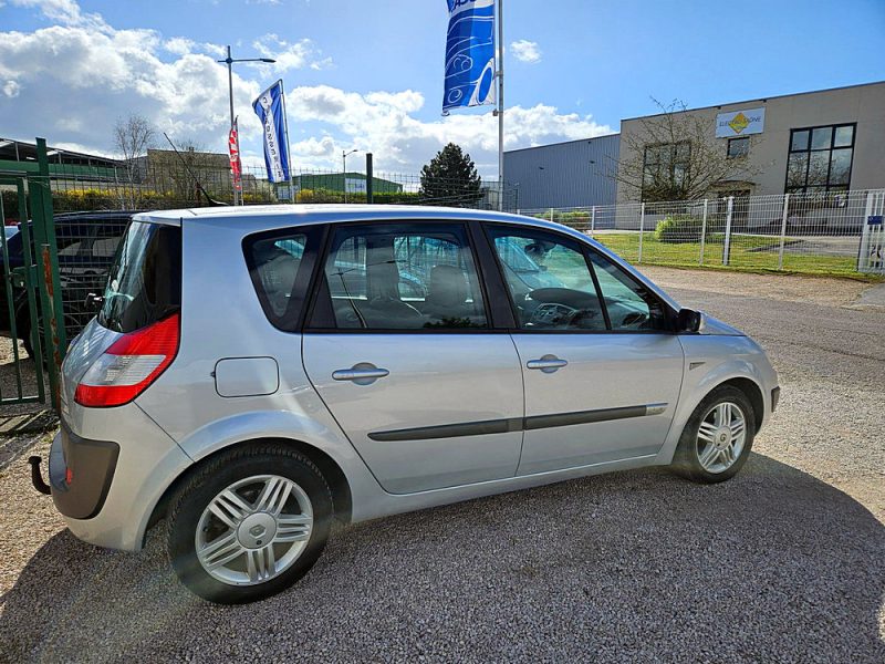 RENAULT SCÉNIC II 2005