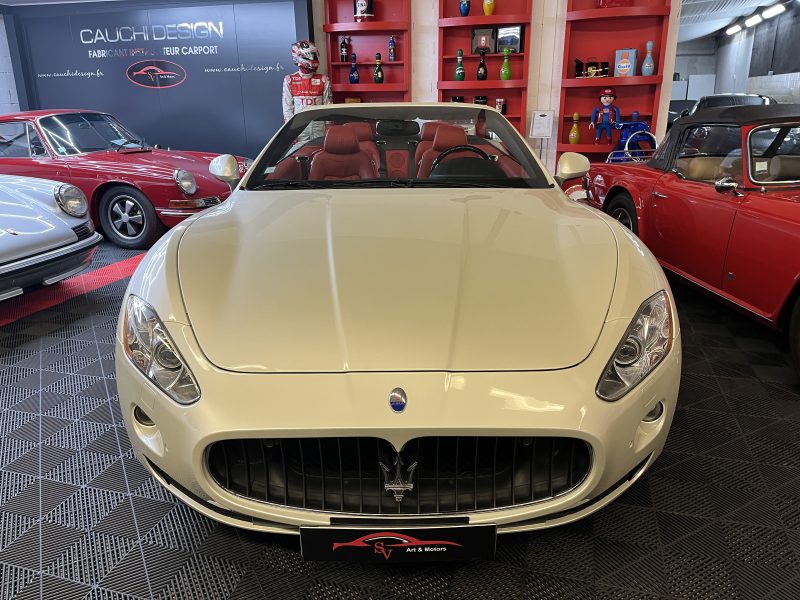 MASERATI GRANCABRIO 2010
