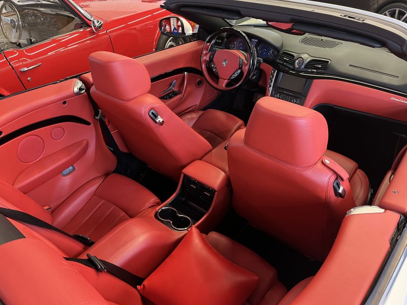 MASERATI GRANCABRIO 2010