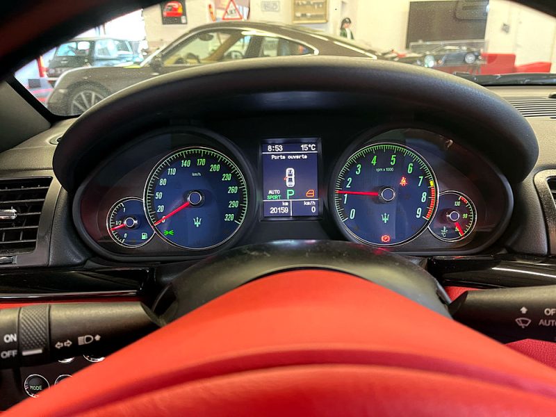 MASERATI GRANCABRIO 2010