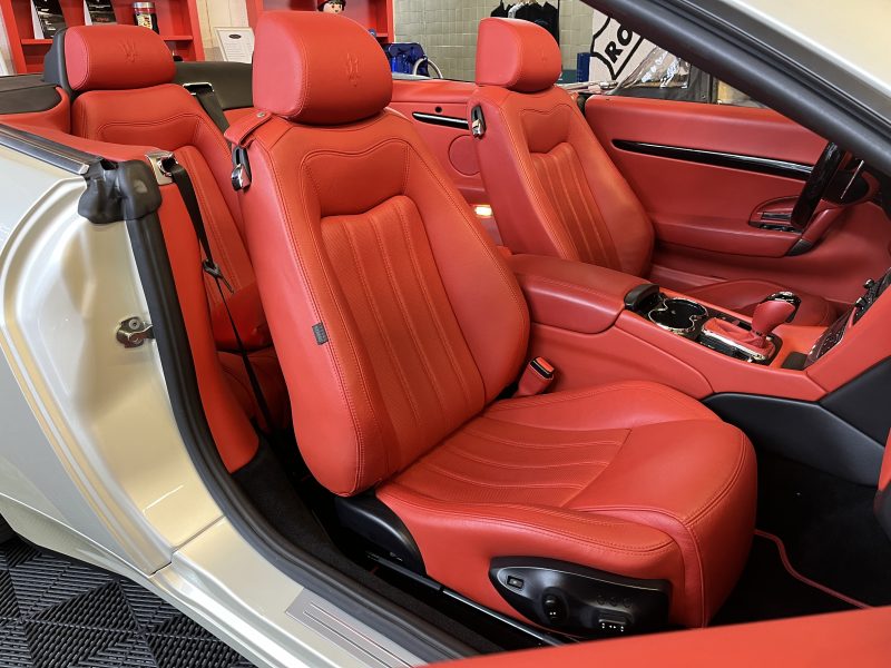 MASERATI GRANCABRIO 2010