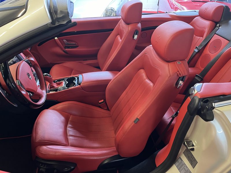 MASERATI GRANCABRIO 2010