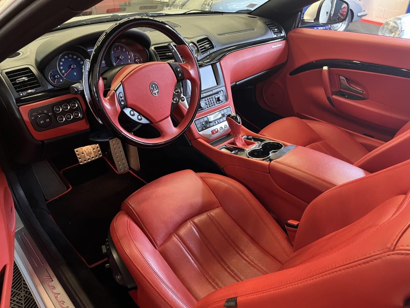 MASERATI GRANCABRIO 2010