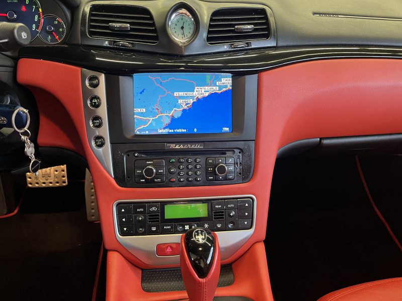 MASERATI GRANCABRIO 2010