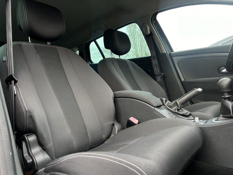 RENAULT MEGANE 3 III ESTATE 1.4 TCE 130 1ERE MAIN 57 800 Kms GPS BLUETOOTH CRIT AIR 1 Garantie 1 an