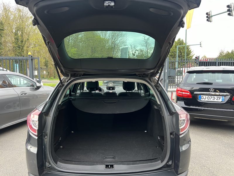 RENAULT MEGANE 3 III ESTATE 1.4 TCE 130 1ERE MAIN 57 800 Kms GPS BLUETOOTH CRIT AIR 1 Garantie 1 an