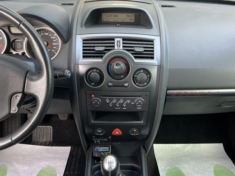 RENAULT MEGANE 2 II PHASE 2 L EQUIPE 1.5 DCI 105 Cv PREMIERE MAIN / 36 400 Kms - GARANTIE 1 AN