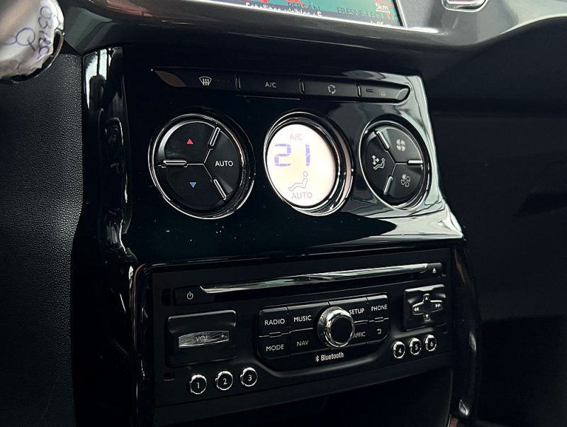 CITROEN DS3 SO CHIC 1.2 VTI 82 Cv 28 800 Kms / GPS BLUETOOTH CRIT AIR 1 - GARANTIE 1 AN