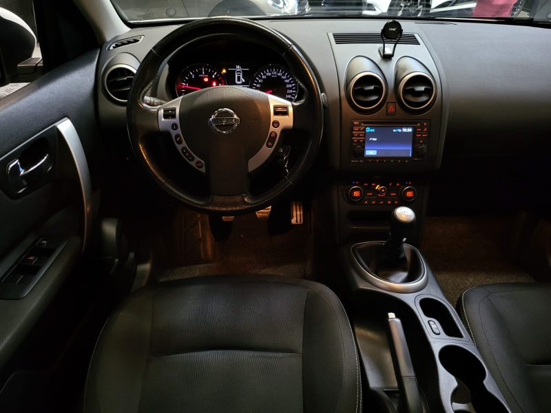 NISSAN QASHQAI 1.6 DCI 16V 2WD 130cv BVM6 CONNECT / 1ER MAIN / SUIVI COMPLET / TOIT PANO / CAMERA