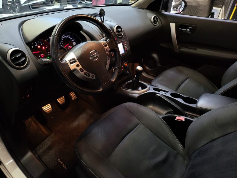 NISSAN QASHQAI 1.6 DCI 16V 2WD 130cv BVM6 CONNECT / 1ER MAIN / SUIVI COMPLET / TOIT PANO / CAMERA
