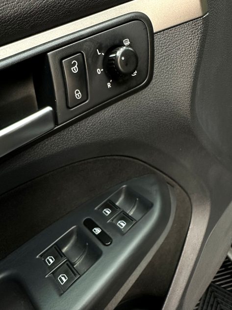 VOLKSWAGEN TOURAN 2007