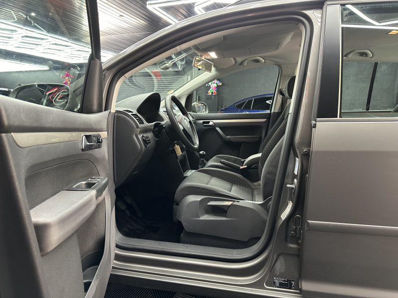 VOLKSWAGEN TOURAN 2007