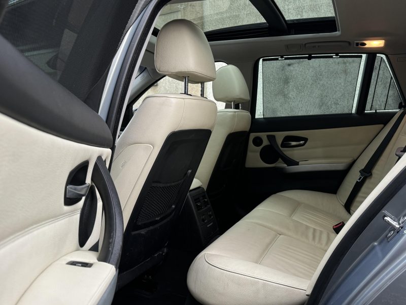 BMW SERIE 3  325i PACK LUXE PAYER EN 4X 