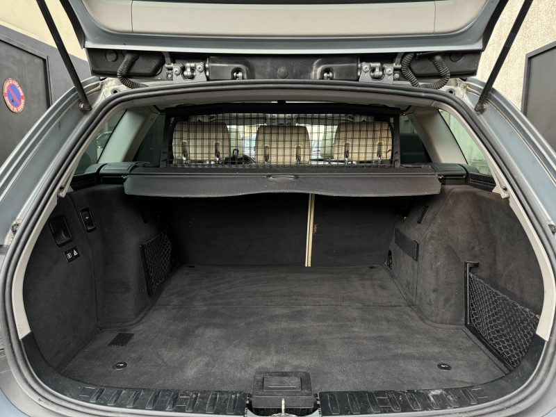 BMW SERIE 3  325i PACK LUXE PAYER EN 4X 