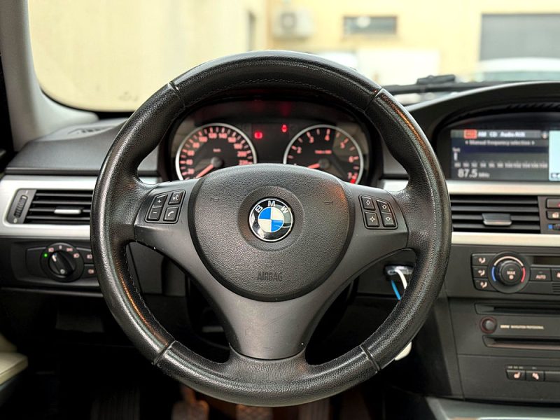 BMW SERIE 3  325i PACK LUXE PAYER EN 4X 