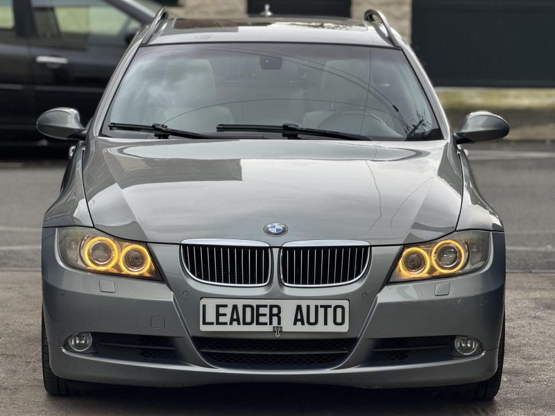 BMW SERIE 3  325i PACK LUXE PAYER EN 4X 
