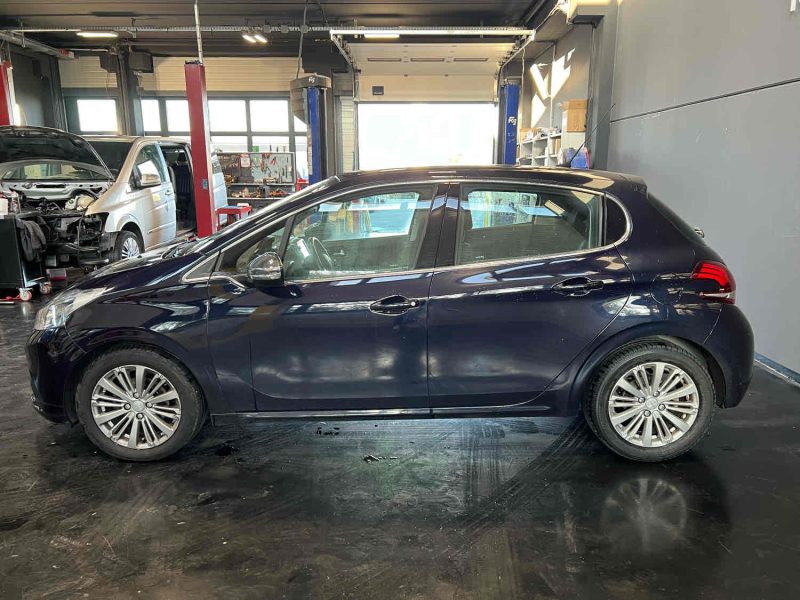 PEUGEOT 208 1.2 THP ALLURE 