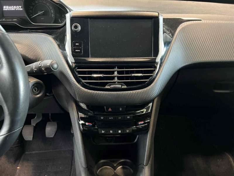 PEUGEOT 208 1.2 THP ALLURE 