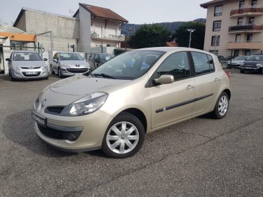 RENAULT  CLIO III 1.6i 88CV DYNAMIQUE 