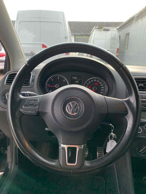 VOLKSWAGEN POLO 2010
