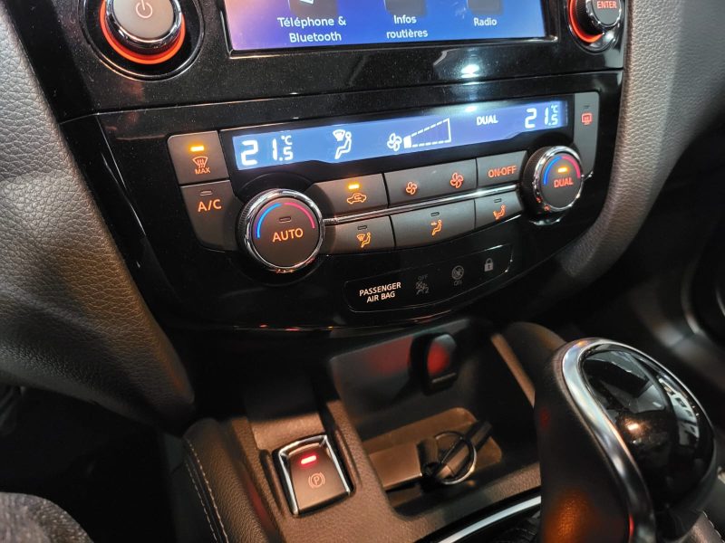NISSAN QASHQAI II 1.2 DIG-T 115cv N-Connecta Xtronic / TOIT PANORAMIQUE/CAMERA DE RECUL/RADAR-AR