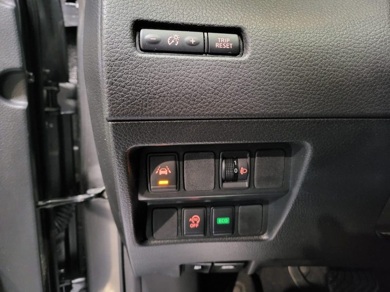NISSAN QASHQAI II 1.2 DIG-T 115cv N-Connecta Xtronic / TOIT PANORAMIQUE/CAMERA DE RECUL/RADAR-AR
