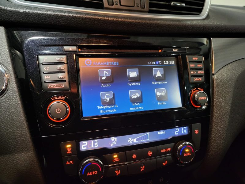 NISSAN QASHQAI II 1.2 DIG-T 115cv N-Connecta Xtronic / TOIT PANORAMIQUE/CAMERA DE RECUL/RADAR-AR