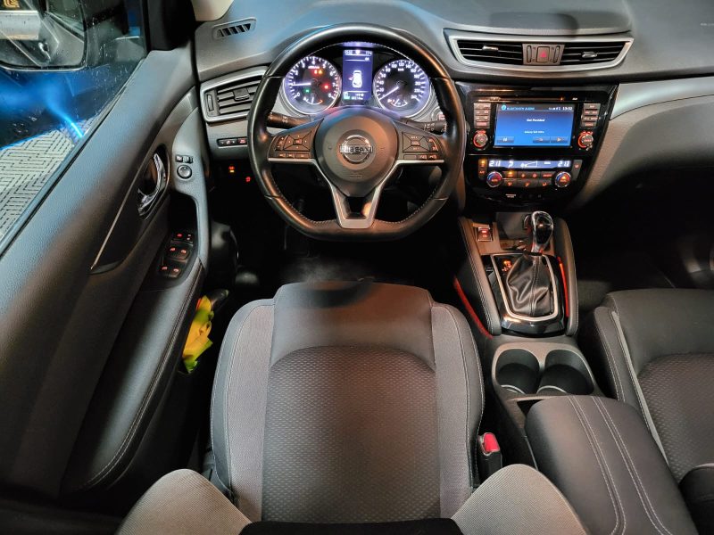 NISSAN QASHQAI II 1.2 DIG-T 115cv N-Connecta Xtronic / TOIT PANORAMIQUE/CAMERA DE RECUL/RADAR-AR