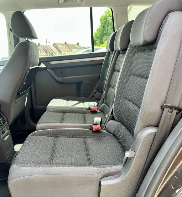 Volkswagen TOURAN 1.6L TDI 105cv *ConforLine* / RÉVISER_GARANTIE 