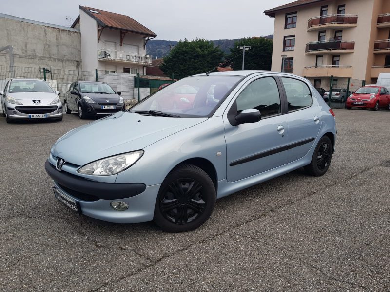 PEUGEOT 206 1.4i 75CV X-LINE