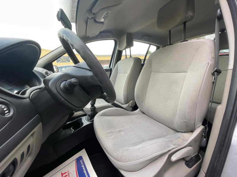 RENAULT CLIO III 2005 1.2 16V 75cv