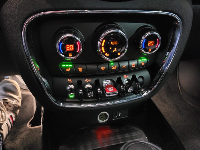 MINI CLUBMAN 1.5i 102cv Kensington BVA / TOIT OUVRANT/SIEGES CHAUFFANT/CAMERA DE RECUL