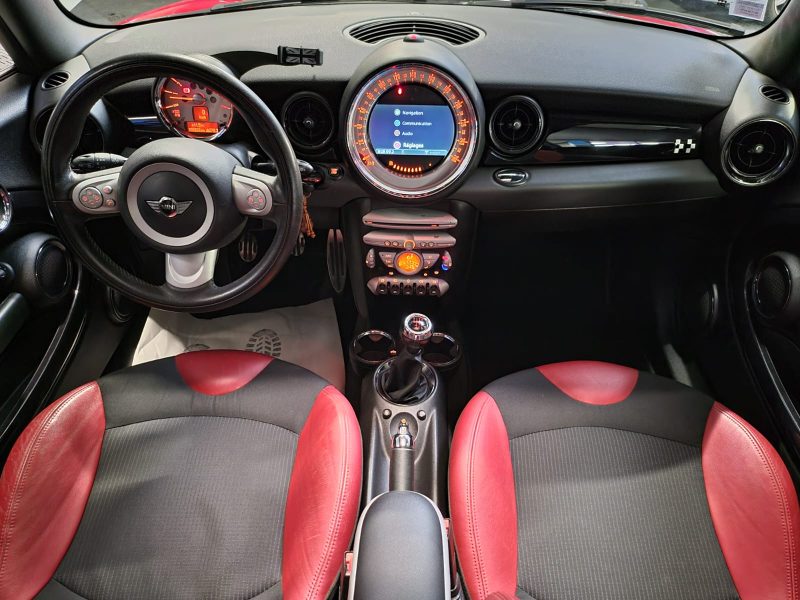 MINI JOHN COOPER WORKS 211cv R56 BVM6 JCW / SUIVI COMPLET / GPS / DOUBLE TOIT OUVRANT
