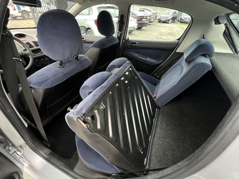 PEUGEOT 206 1.6 110 Cv PREMIERE MAIN / 71 200 Kms 5 PORTES CLIMATISATION BLUETOOTH - GARANTIE 1 AN
