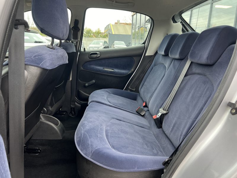 PEUGEOT 206 1.6 110 Cv PREMIERE MAIN / 71 200 Kms 5 PORTES CLIMATISATION BLUETOOTH - GARANTIE 1 AN