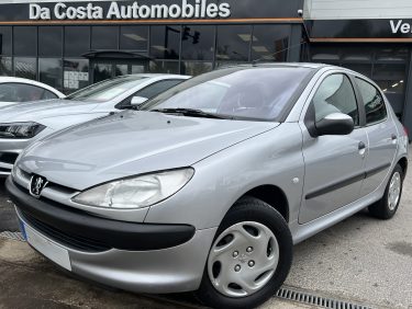 PEUGEOT 206 1.6 110 Cv PREMIERE MAIN / 71 200 Kms 5 PORTES CLIMATISATION BLUETOOTH - GARANTIE 1 AN