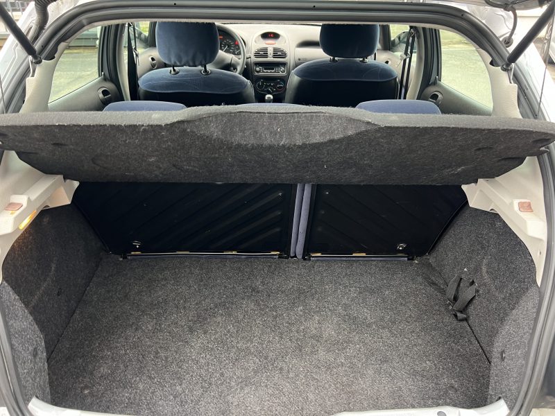 PEUGEOT 206 1.6 110 Cv PREMIERE MAIN / 71 200 Kms 5 PORTES CLIMATISATION BLUETOOTH - GARANTIE 1 AN