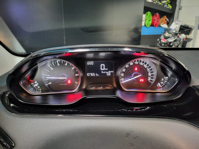 PEUGEOT 208  1.2 68cv LIKE 5P REGULATEUR / LIMITEUR / CLIM / ENTRETIENT A JOUR