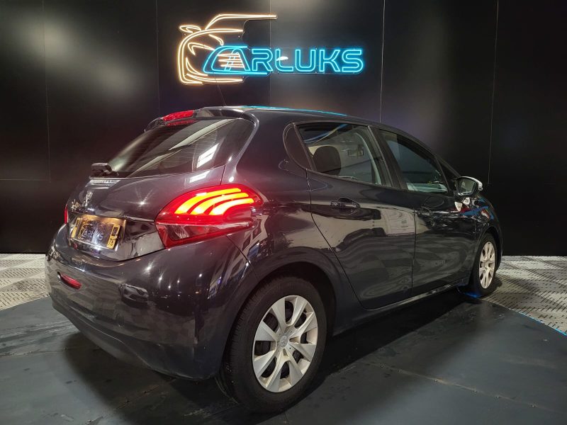 PEUGEOT 208  1.2 68cv LIKE 5P REGULATEUR / LIMITEUR / CLIM / ENTRETIENT A JOUR