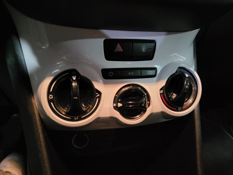 PEUGEOT 208  1.2 68cv LIKE 5P REGULATEUR / LIMITEUR / CLIM / ENTRETIENT A JOUR