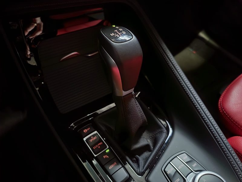 BMW X2 1.5 i 25e xDRIVE M SPORT 220CV / TOIT OUVRANT/SIEGES CHAUFFANTS/CAMERA DE RECUL/AFFICHAGE 