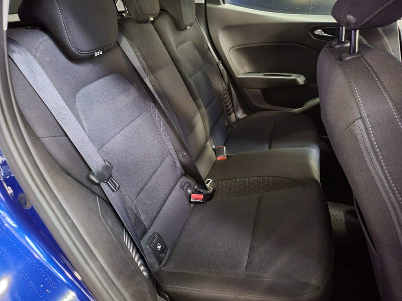 RENAULT CLIO V 1.6 E-TECH 140cv ZEN ANGLE MORT / VIRTUAL COCKPIT / DETECTEUR DE PANNEAUX / RADAR AR