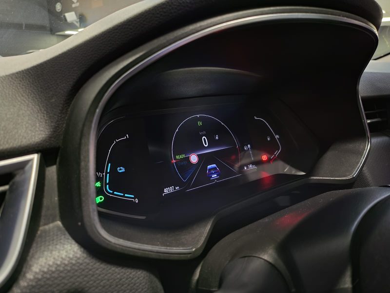 RENAULT CLIO V 1.6 E-TECH 140cv ZEN ANGLE MORT / VIRTUAL COCKPIT / DETECTEUR DE PANNEAUX / RADAR AR