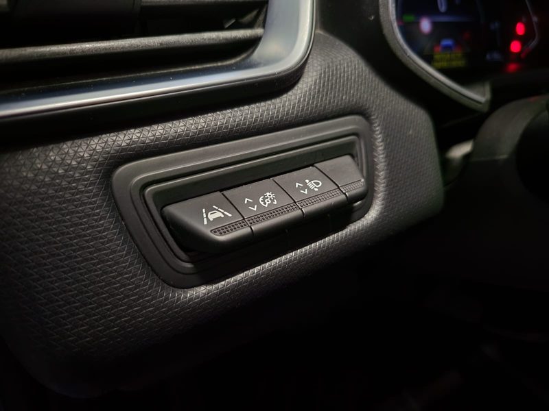 RENAULT CLIO V 1.6 E-TECH 140cv ZEN ANGLE MORT / VIRTUAL COCKPIT / DETECTEUR DE PANNEAUX / RADAR AR